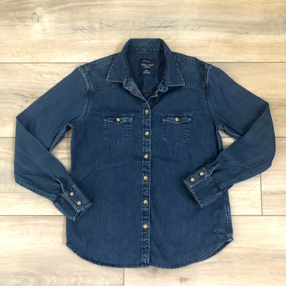 American Eagle Denim Shirt Size XS Favorite Fit Long Sleeves Button Up